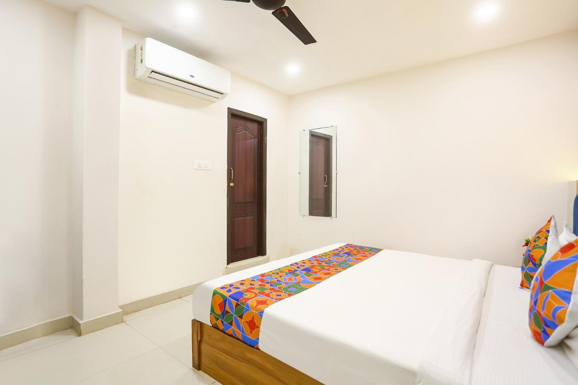 Fabhotel Hari Kunj 900 M From Kashi Vishwanath Temple Varanasi Exterior foto