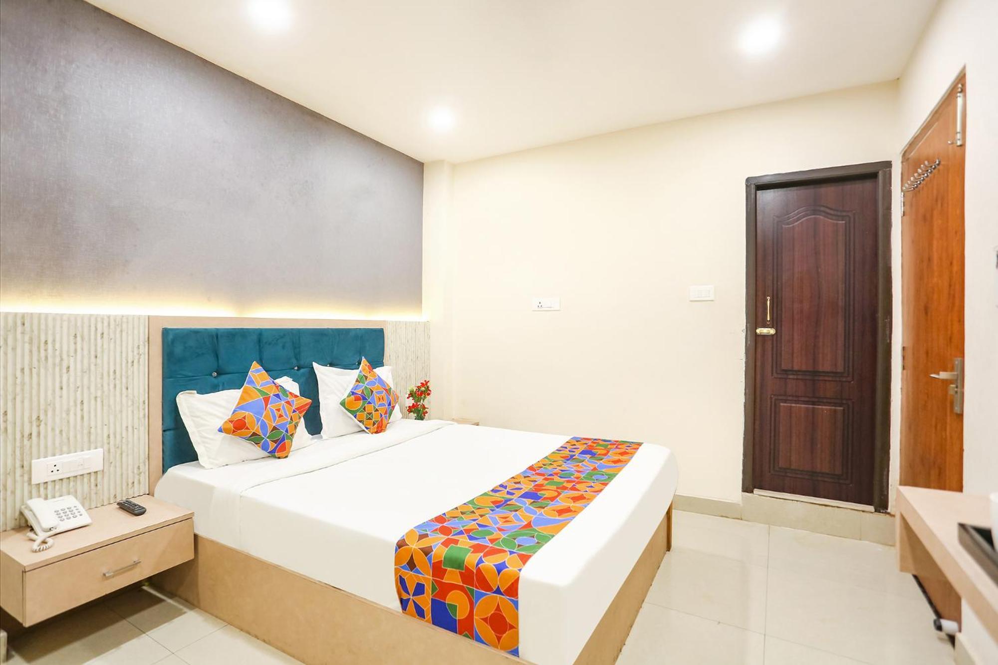 Fabhotel Hari Kunj 900 M From Kashi Vishwanath Temple Varanasi Exterior foto